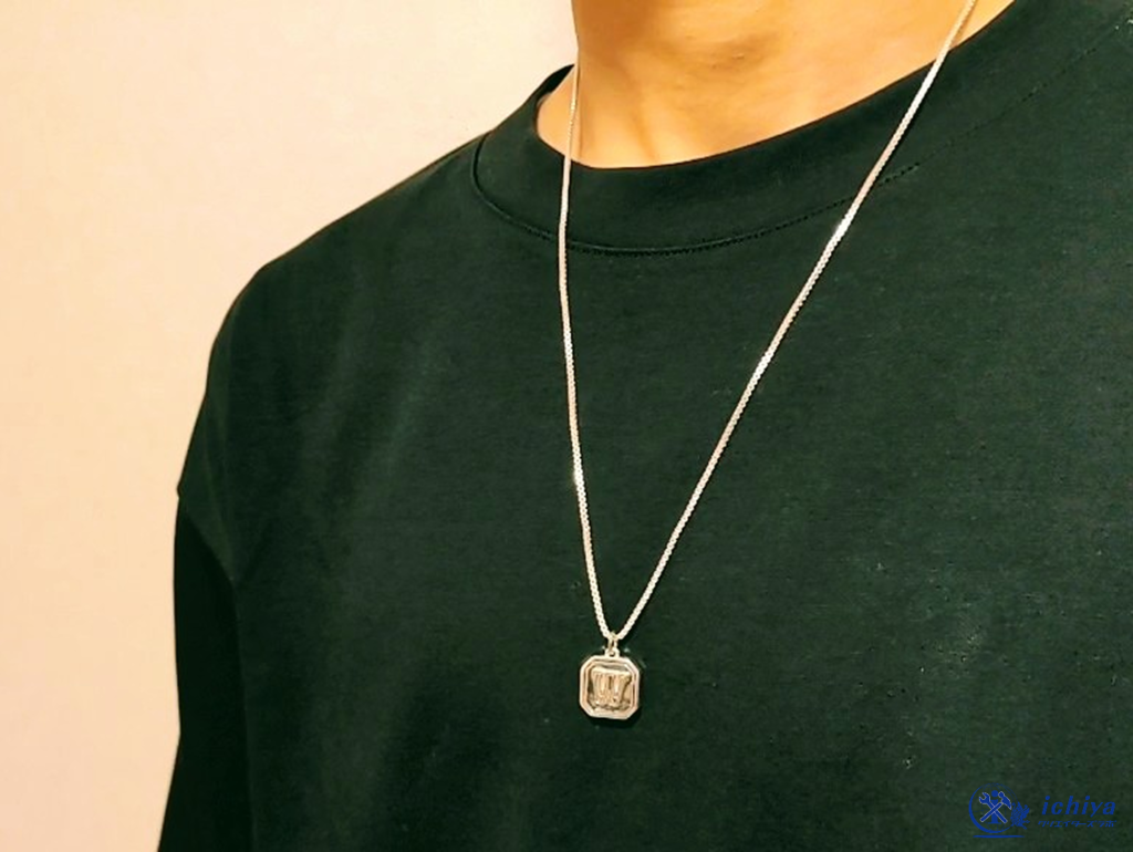 低アレルゲンの素材で作られたネックレスの画像