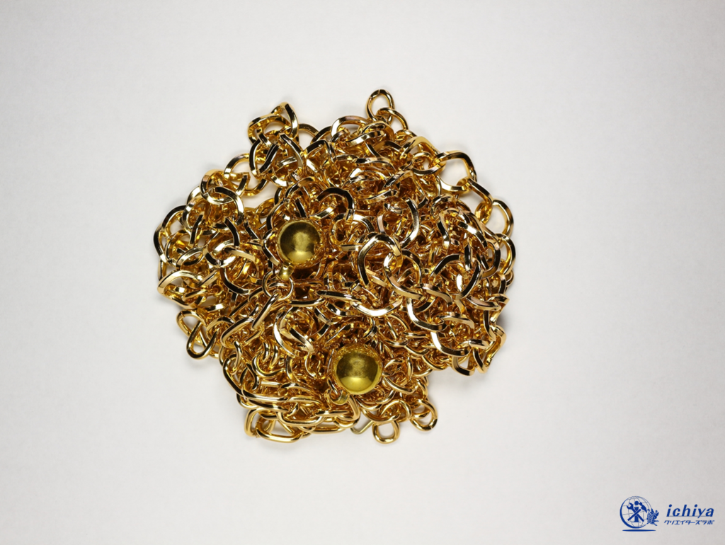 サビてしまったアクセサリーの画像