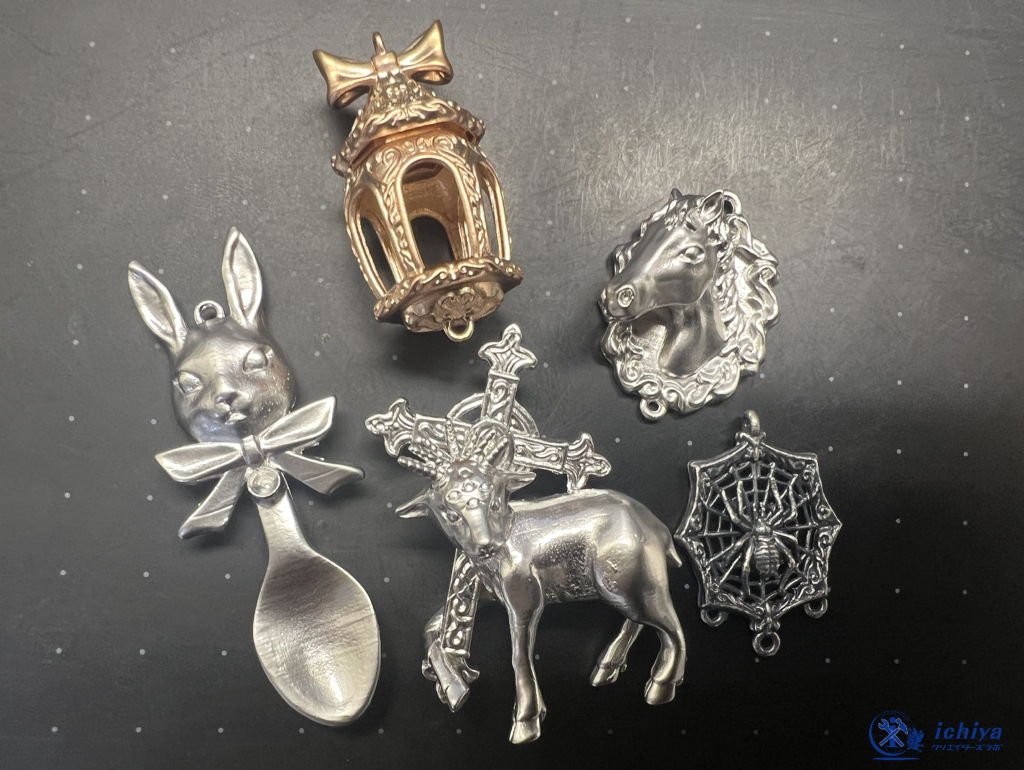 シルバーチャームの画像